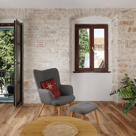 Old Town Nona - Balcony, Garden And Free Parking Pula