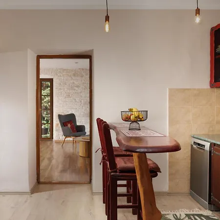 Appartement Old Town Nona - Balcony, Garden And Free Parking